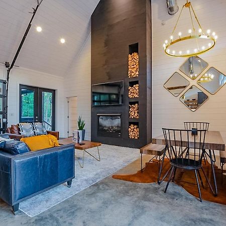 "The Barndo" 4Br Luxury Cabin, Hot Tub, Fire Pit, Bunks, Arcades, Playhouse! Broken Bow Luaran gambar