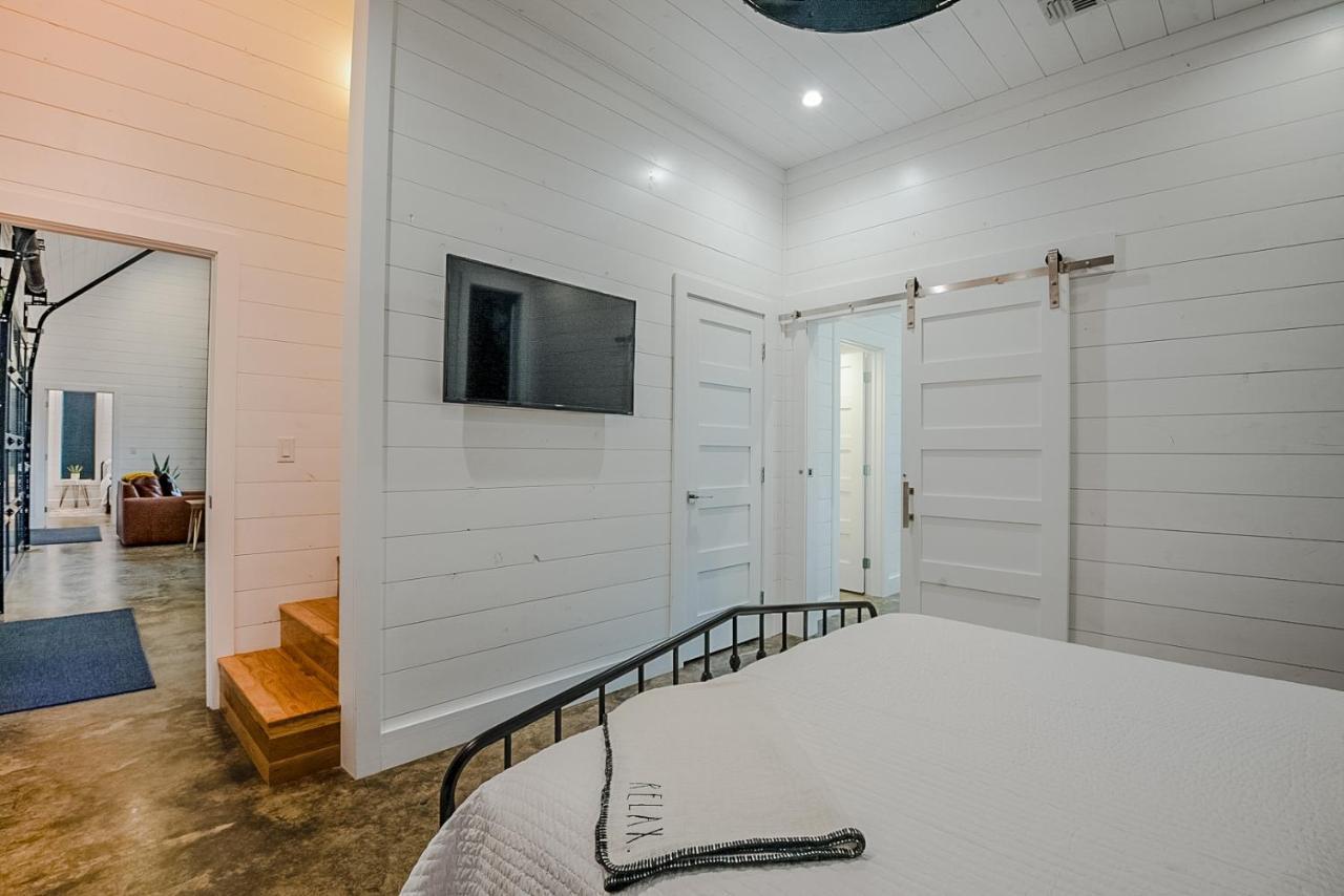 "The Barndo" 4Br Luxury Cabin, Hot Tub, Fire Pit, Bunks, Arcades, Playhouse! Broken Bow Luaran gambar