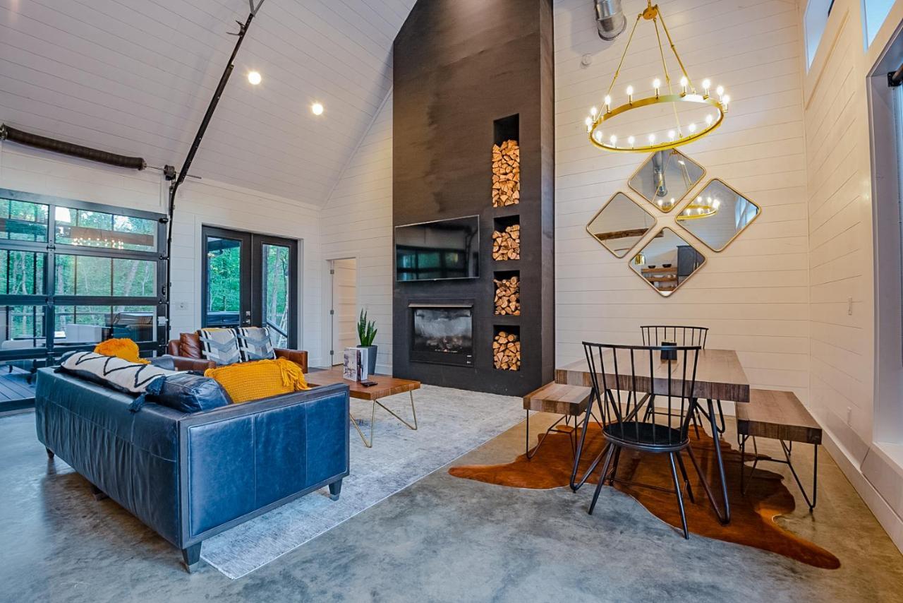 "The Barndo" 4Br Luxury Cabin, Hot Tub, Fire Pit, Bunks, Arcades, Playhouse! Broken Bow Luaran gambar