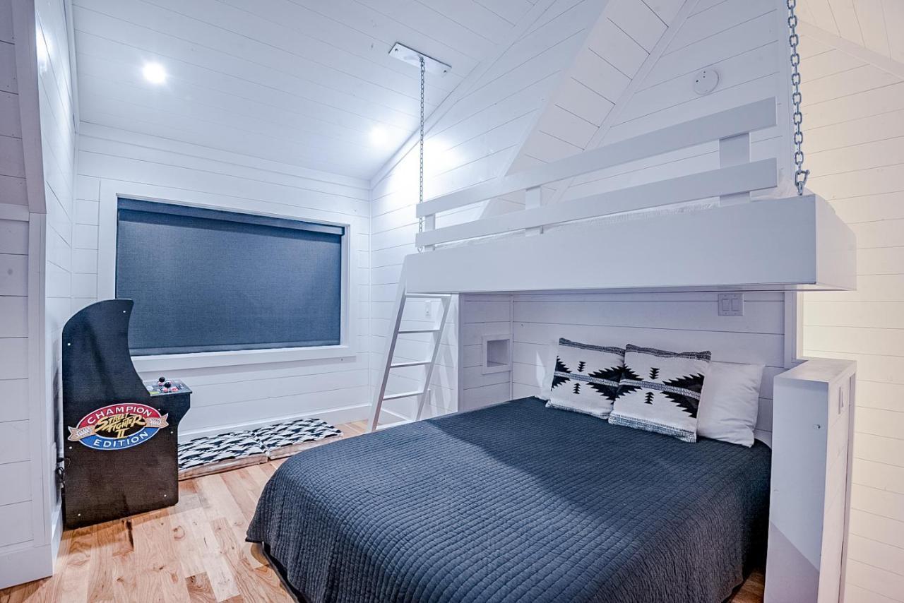 "The Barndo" 4Br Luxury Cabin, Hot Tub, Fire Pit, Bunks, Arcades, Playhouse! Broken Bow Luaran gambar