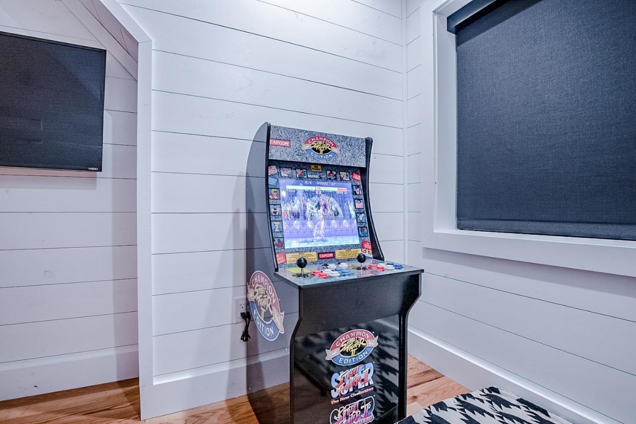 "The Barndo" 4Br Luxury Cabin, Hot Tub, Fire Pit, Bunks, Arcades, Playhouse! Broken Bow Luaran gambar